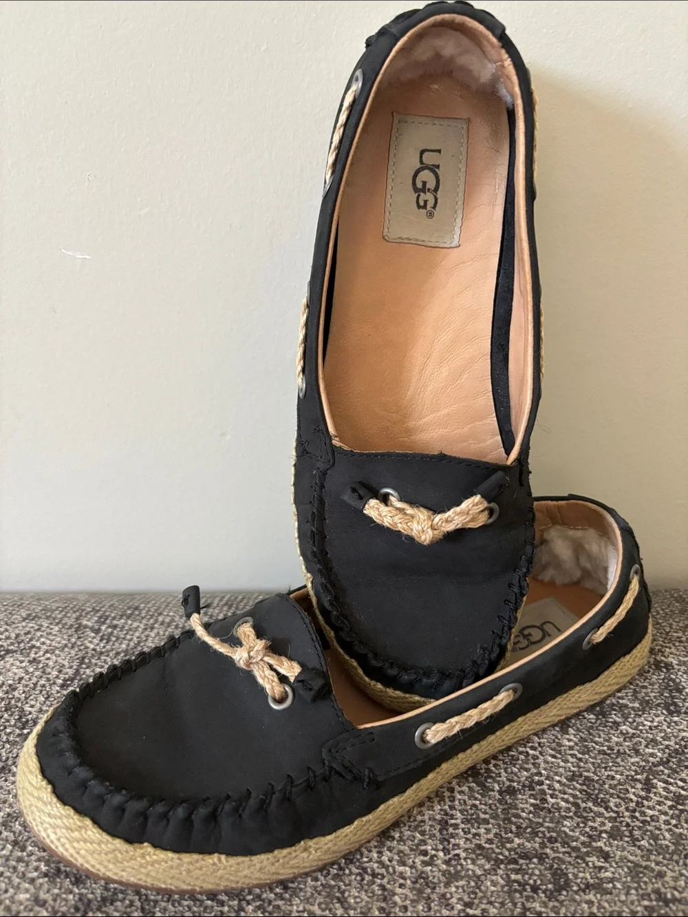 UGG Chivon Black Nubuck Leather Espadrille Moccasin Flats Size 6